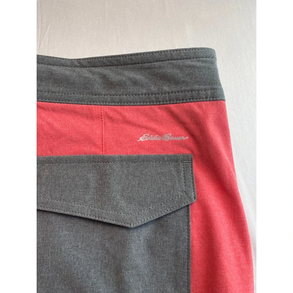 Eddie Bauer Mens Outdoor Board Shorts Coral Red Gray Swim Trunks Size 34